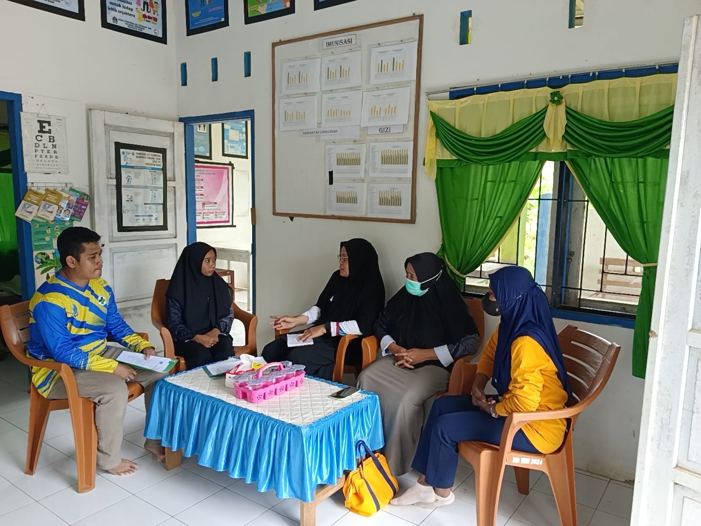 Kunjungan Penyuluhan Stunting oleh Puskesmas Kecamatan Tonra di Desa Samaenre